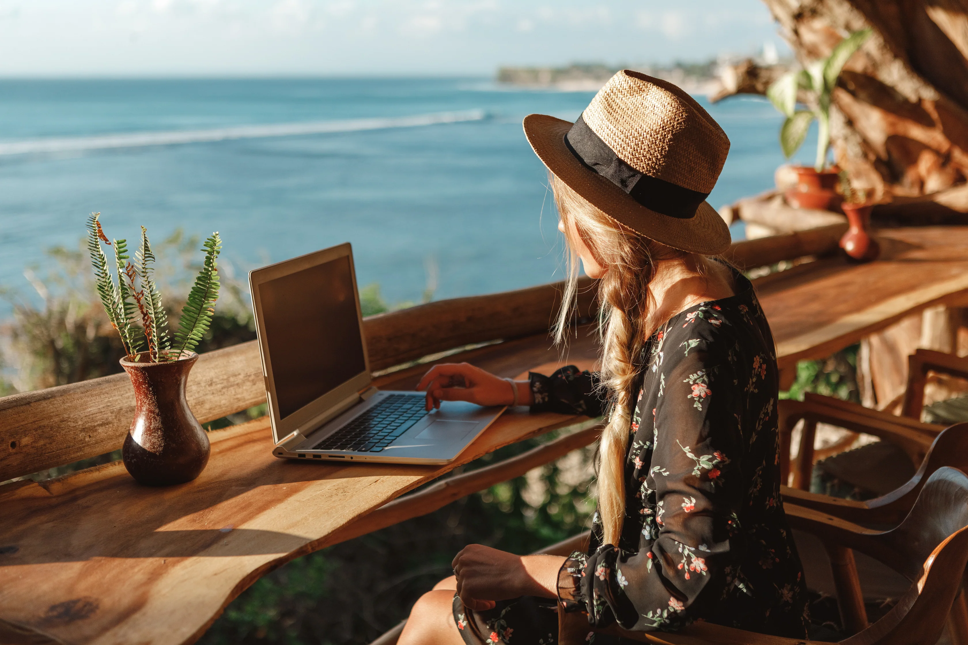 Digital nomad traveling